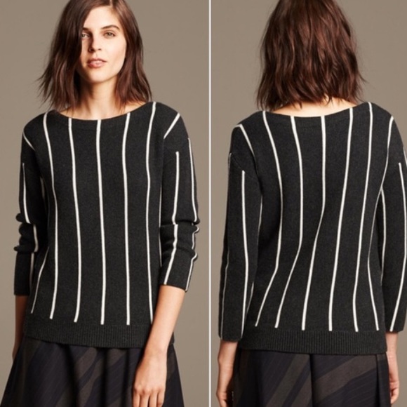 Banana Republic Sweaters - Banana Republic gray striped sweater size large!